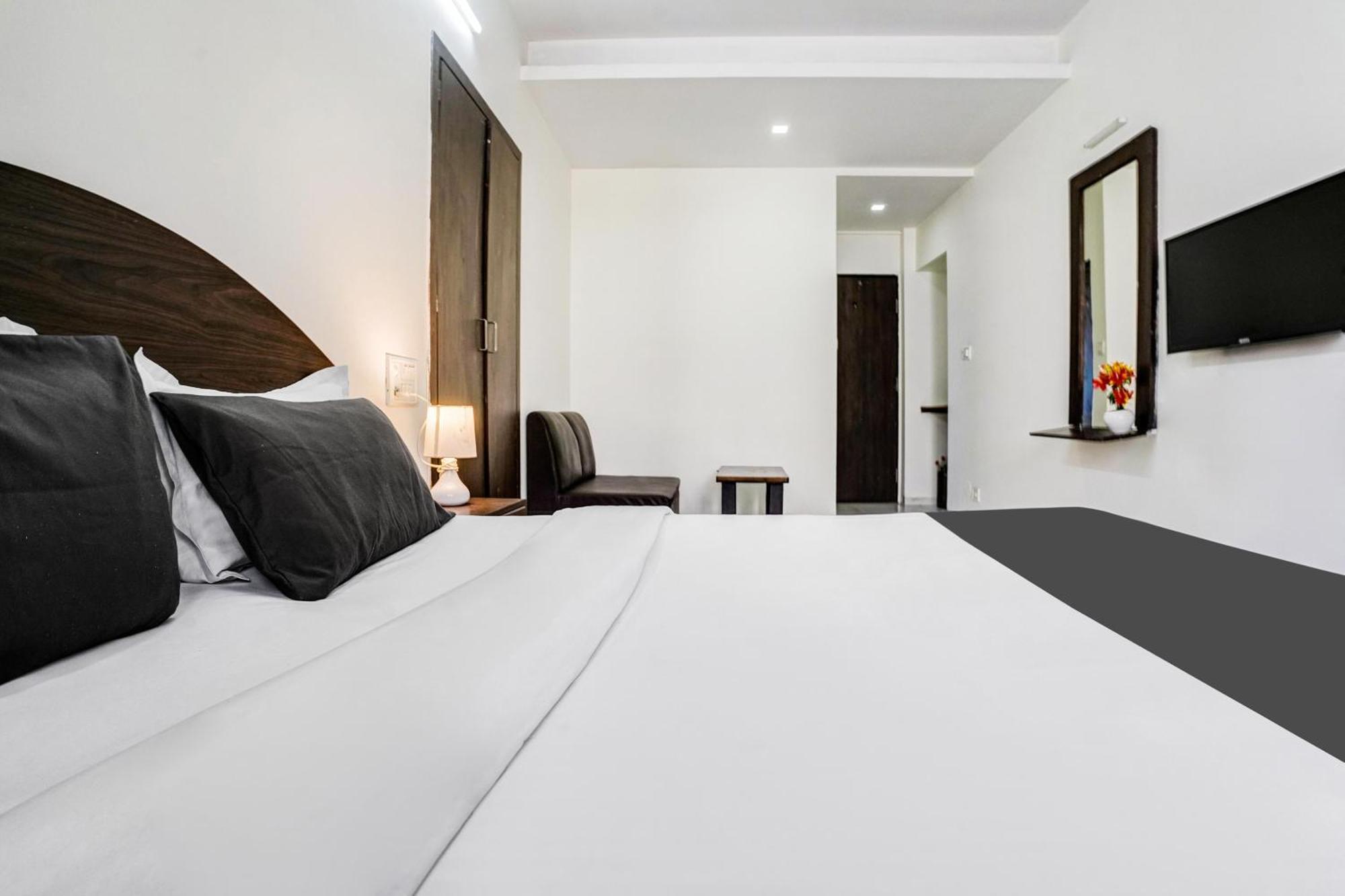 Super Hotel O Nashik Near Vijay Mamta Theatre Formerly Sahara Inn Exterior foto